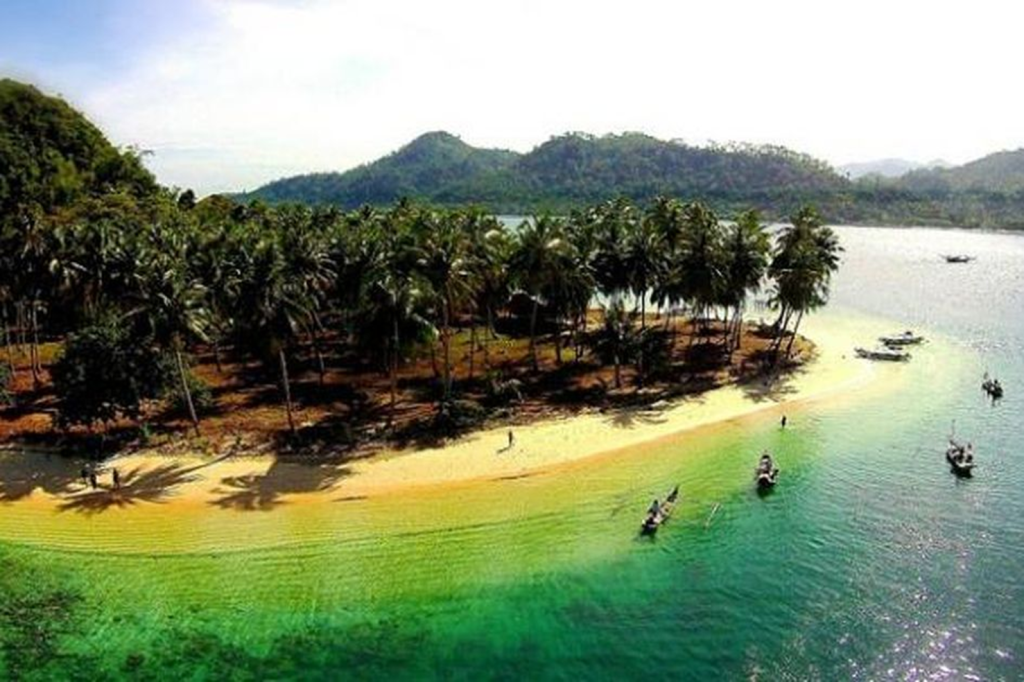 Wisata PadangPantai pasumpahan